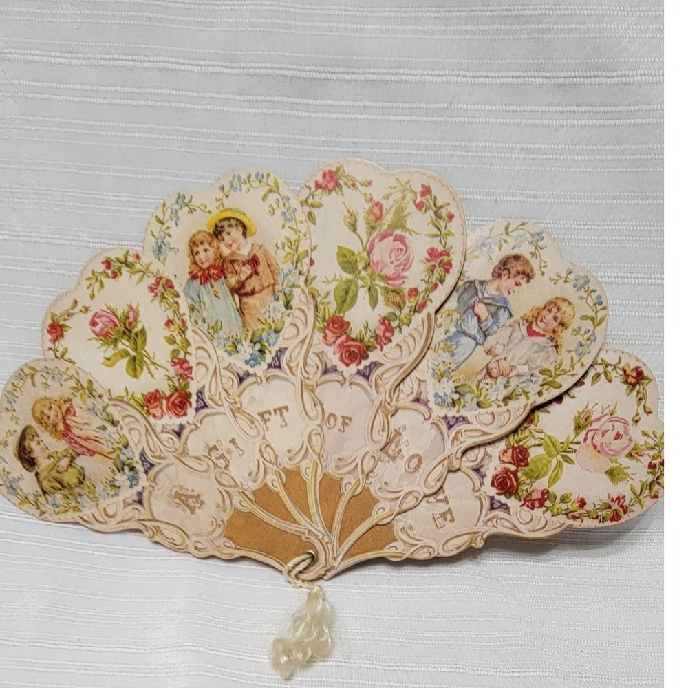 Victorian Style Paper Fan Gift of Love Valentine Vintage romantic  feminie